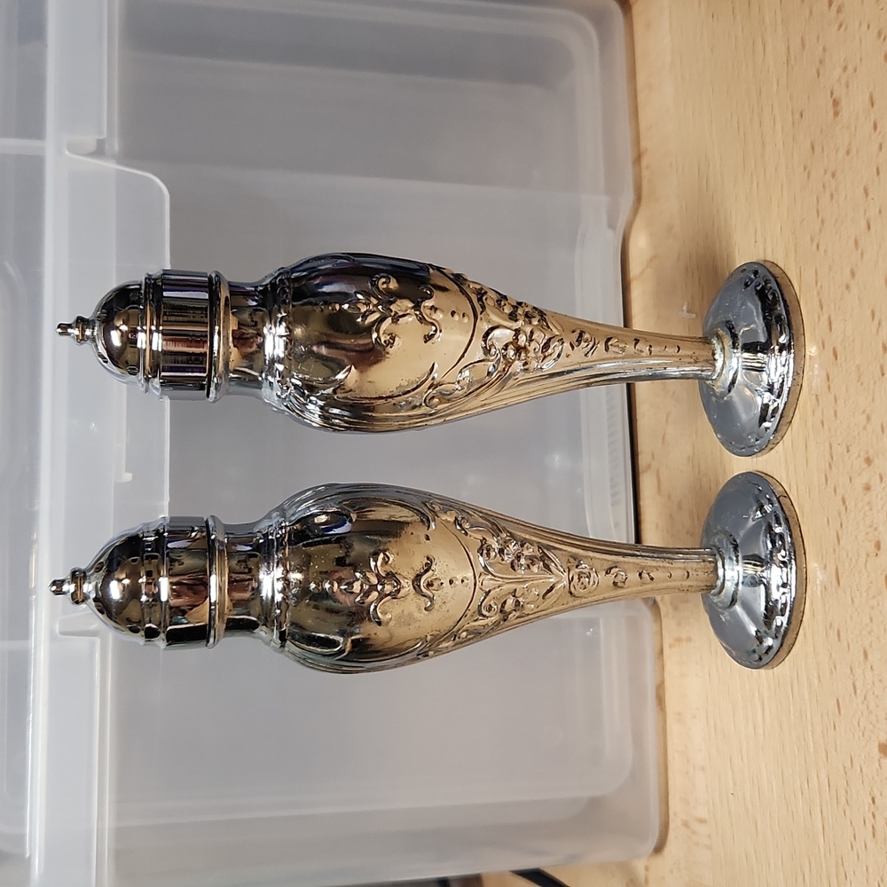 Salt & Pepper shakers